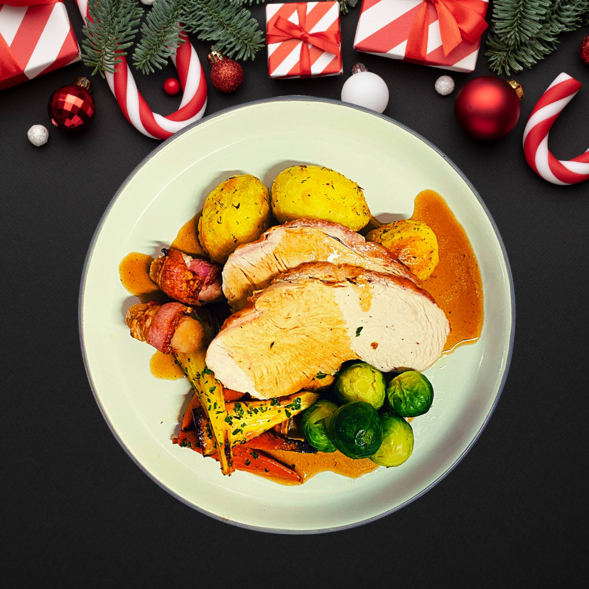 CHRISTMAS TURKEY DINNER WITH PIGS IN BLANKETS